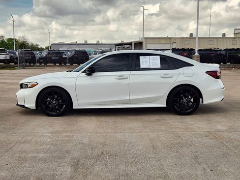 Used 2025 Honda Civic Sport image 4