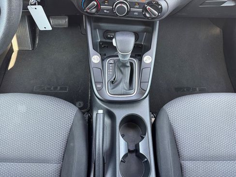 Used 2024 Kia Soul LX w/ Option Group 015 FWD image 17