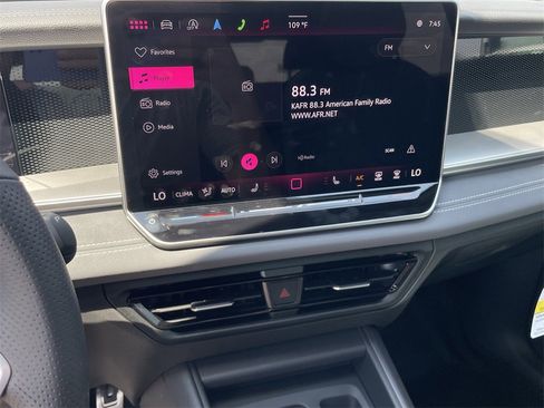 New 2025 Volkswagen Tiguan SE R-Line image 19