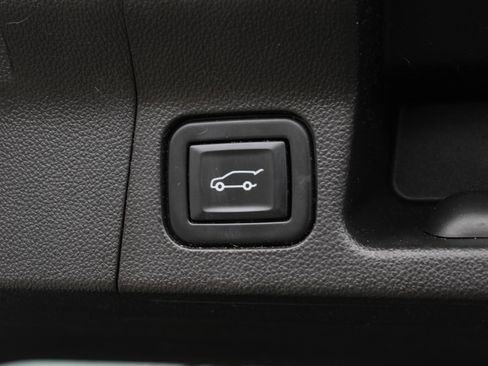 Used 2023 GMC Acadia Denali AWD/4WD image 9