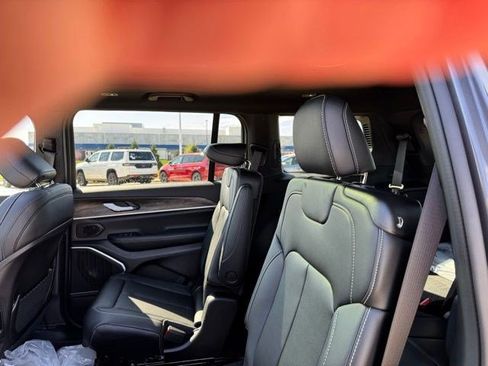 New 2026 Jeep Grand Cherokee L Limited AWD/4WD image 30