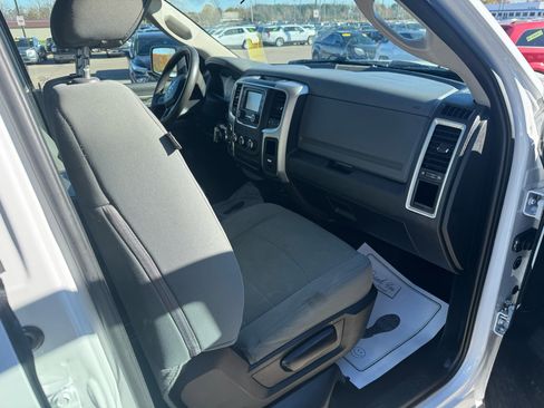 Used 2019 RAM 1500 Classic SLT image 11