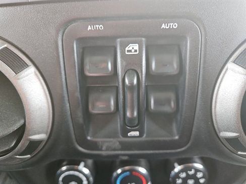 Used 2016 Jeep Wrangler Unlimited Sport image 34