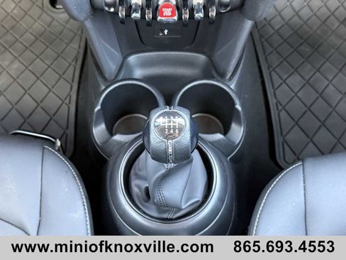 Used 2024 MINI Cooper 4-Door Hardtop image 19