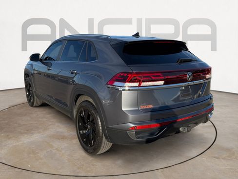 Used 2024 Volkswagen Atlas Cross Sport SE image 8