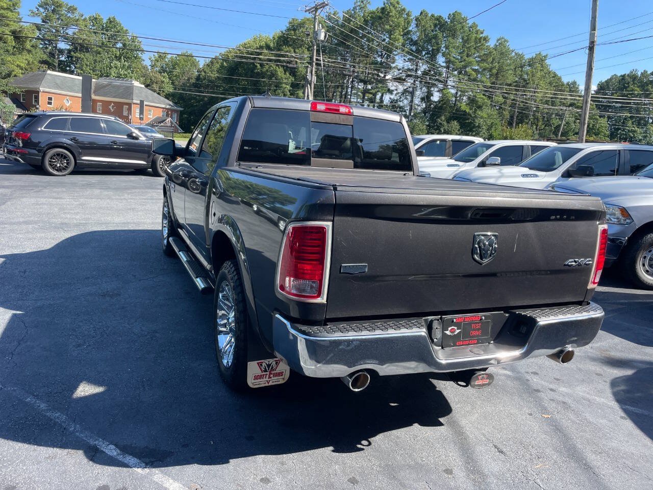 Used 2017 RAM 1500 Laramie AWD/4WD image 7