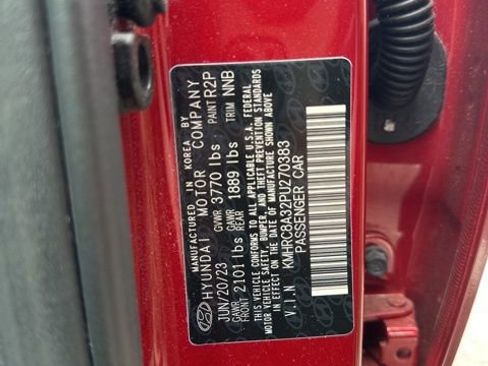 Used 2023 Hyundai Venue Limited w/ Cargo Package image 13