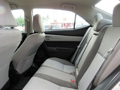 Used 2017 Toyota Corolla LE FWD image 10