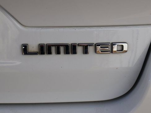 Used 2023 Jeep Grand Cherokee Limited image 18