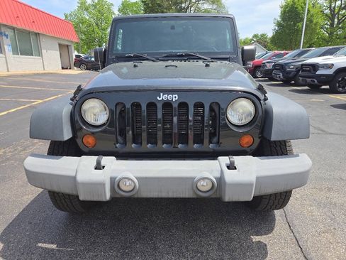 Used 2012 Jeep Wrangler Unlimited Rubicon w/ Dual Top Group AWD/4WD image 3