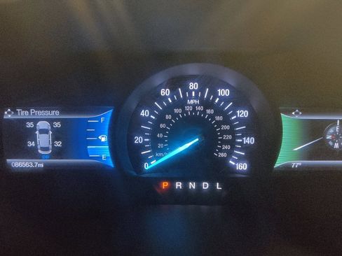 Used 2018 Ford Fusion SE w/ Equipment Group 201A image 23