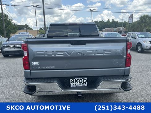 Used 2019 Chevrolet Silverado 1500 LT w/ Convenience Package AWD/4WD image 4
