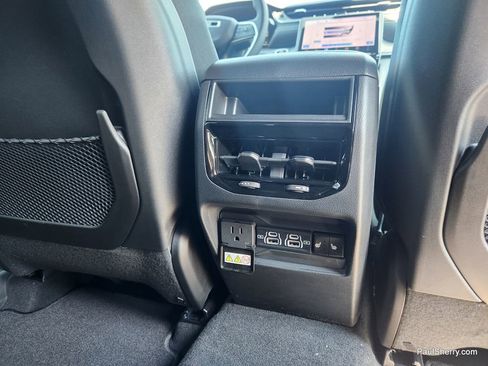 New 2025 Jeep Grand Cherokee Limited w/ Black Appearance Package image 52