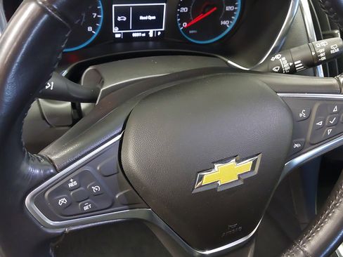 Used 2018 Chevrolet Equinox LT FWD image 23