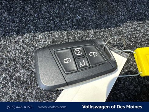 Certified 2024 Volkswagen Taos SE image 20