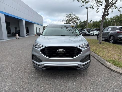 Used 2023 Ford Edge SE w/ Black Appearance Package AWD/4WD image 2