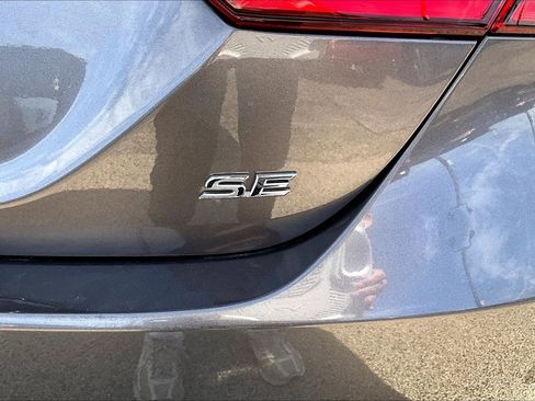 Used 2024 Toyota Camry SE FWD image 8