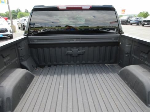 Certified 2024 Chevrolet Silverado 1500 Custom Trail Boss w/ LPO, Dark Essentials Package AWD/4WD image 12