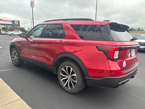 Used 2025 Ford Explorer ST-Line AWD/4WD image 4