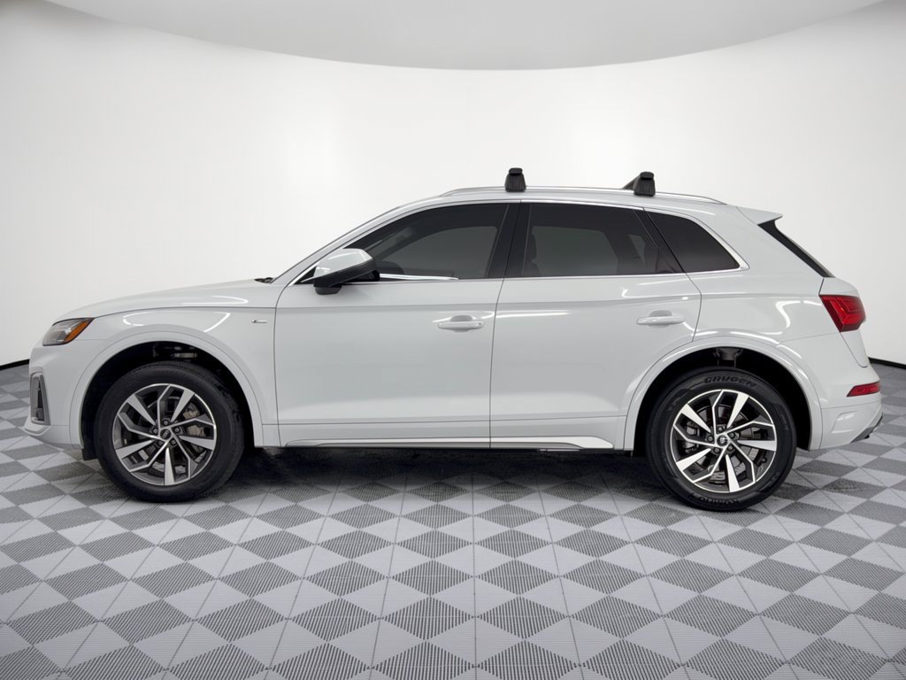 Used 2023 Audi Q5 2.0T Premium Plus w/ Premium Plus Package AWD/4WD image 2