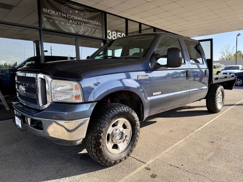 Used 2005 Ford F250 Lariat image 1