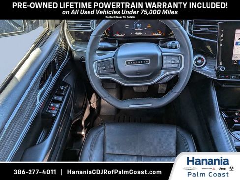Used 2022 Jeep Wagoneer Series III w/ Flexible Seating Group AWD/4WD image 17