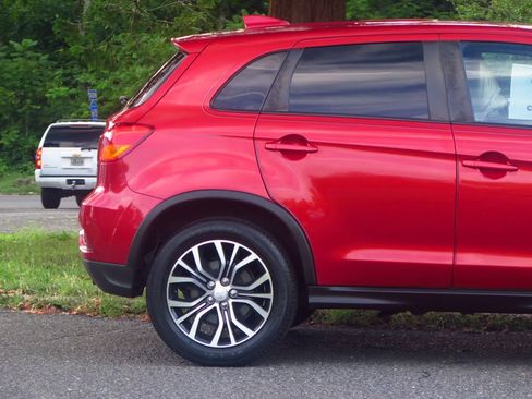 Used 2019 Mitsubishi Outlander Sport ES FWD image 27
