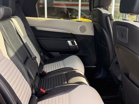 Used 2021 Land Rover Discovery S R-Dynamic AWD/4WD image 14