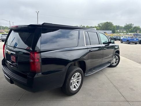 Used 2018 Chevrolet Suburban LT AWD/4WD image 5