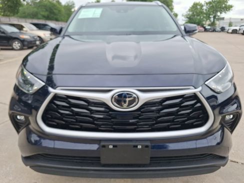 Used 2025 Toyota Highlander XLE AWD/4WD image 9