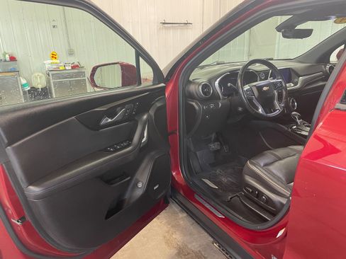 Used 2019 Chevrolet Blazer Premier w/ Sun and Wheels Package AWD/4WD image 9
