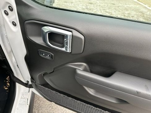 New 2026 Jeep Wrangler Unlimited Rubicon image 13