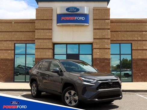 Used 2024 Toyota RAV4 XLE w/ Convenience Package FWD image 1