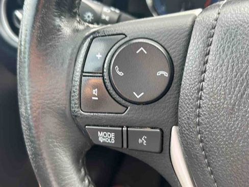 Used 2018 Toyota Corolla SE image 21