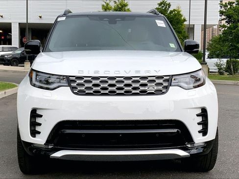 New 2026 Land Rover Discovery Limited Edition AWD/4WD image 3