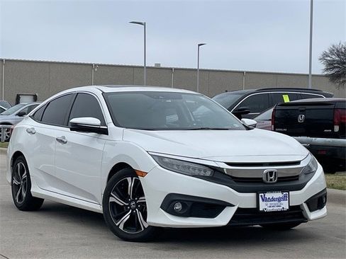 Used 2018 Honda Civic Touring image 2