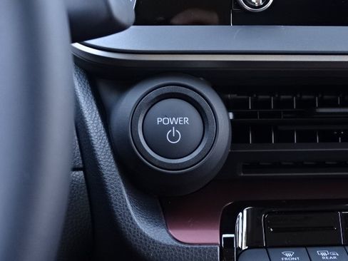 New 2027 Toyota Prius Plug-In Hybrid FWD image 21