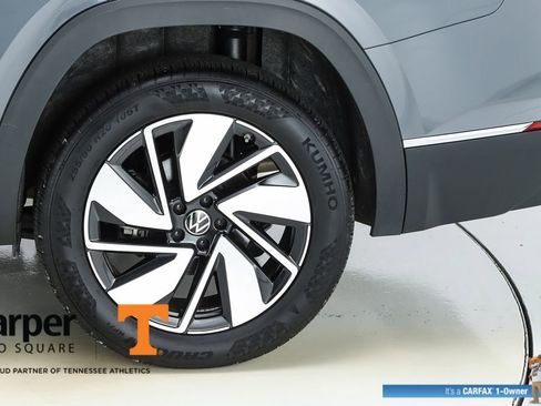 Used 2025 Volkswagen Atlas SEL image 6