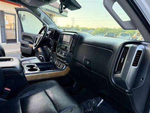 Used 2016 Chevrolet Silverado 3500 LTZ AWD/4WD image 13