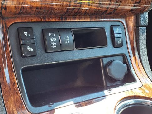 Used 2014 Chevrolet Traverse LT w/ All-Star Edition FWD image 24