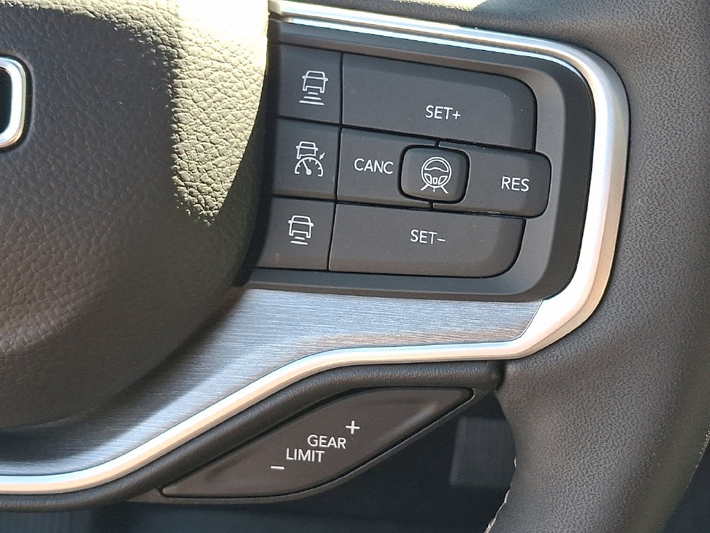 Used 2026 Jeep Grand Wagoneer 4WD w/ Premium Group I image 24