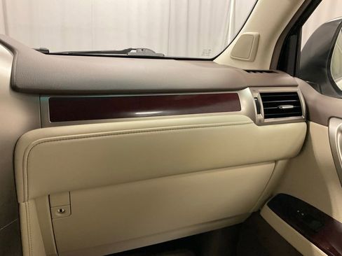 Used 2015 Lexus GX 460 w/ Premium Package AWD/4WD image 32