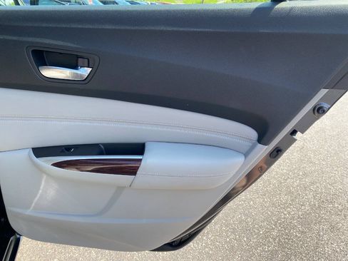 Used 2015 Acura TLX FWD image 29