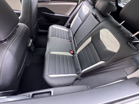 New 2025 Volkswagen Taos SEL image 60