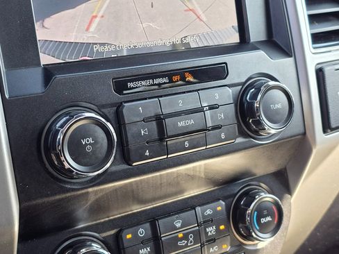 Used 2019 Ford F150 Lariat image 38