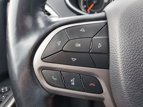 Used 2021 Jeep Cherokee Limited AWD/4WD image 22