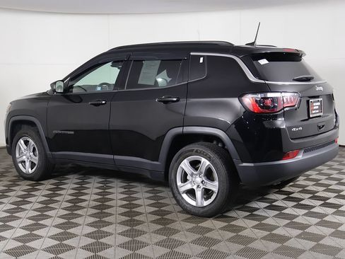 Used 2023 Jeep Compass Latitude w/ Sun and Sound Group AWD/4WD image 8