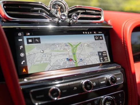 Used 2022 Bentley Bentayga image 39