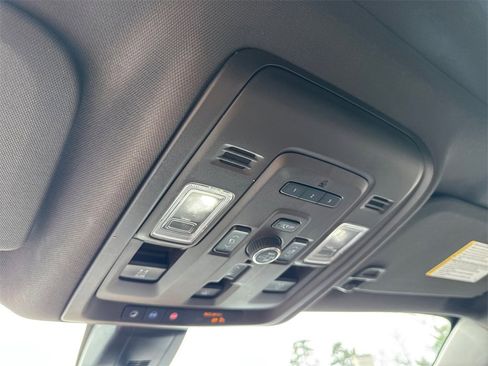 Used 2021 GMC Yukon Denali w/ LPO, Illumination Package image 33