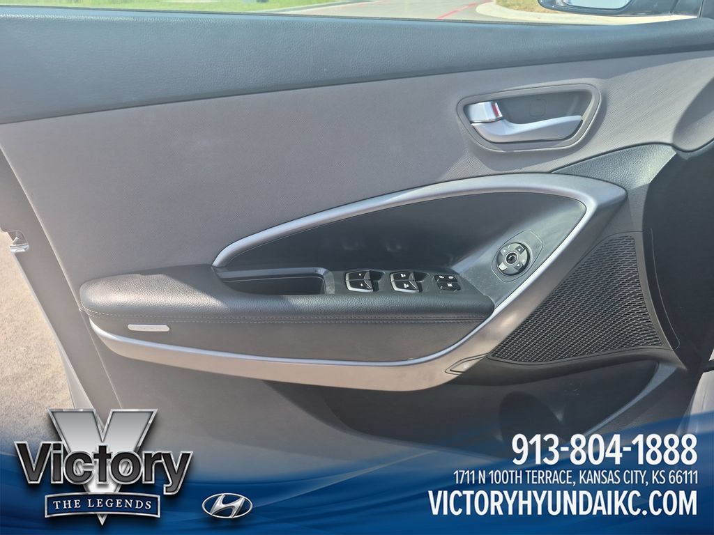 Used 2017 Hyundai Santa Fe Sport FWD image 12